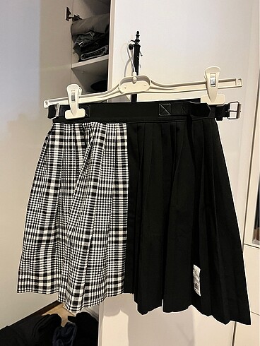 Bershka pileli etek