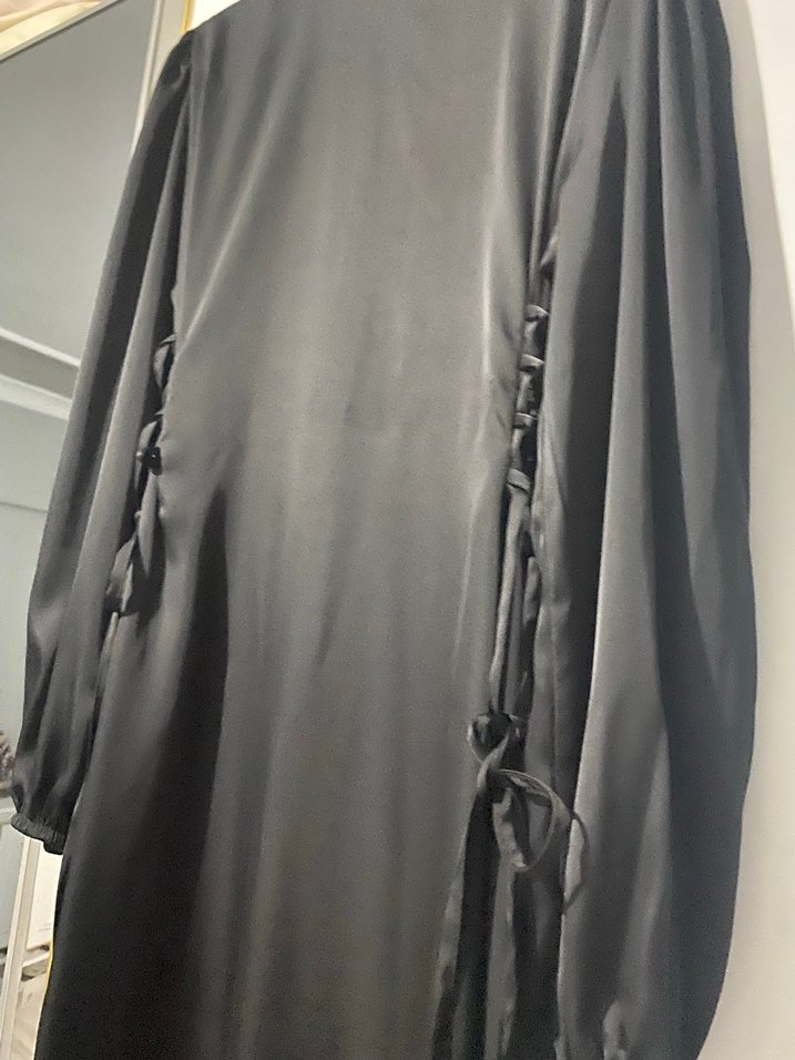 Uzun Siyah Drapeli Gotik Kadın Elbise - Görsel 4