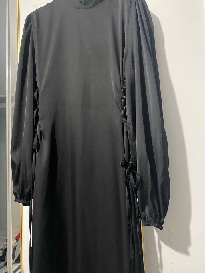 Uzun Siyah Drapeli Gotik Kadın Elbise - Görsel 3