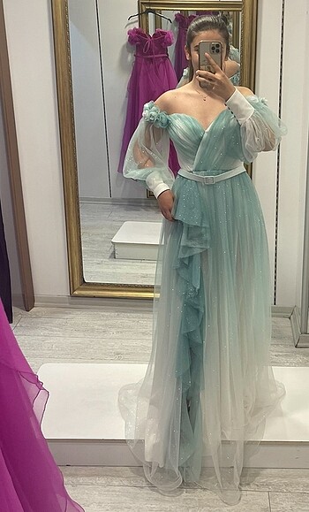 Nina Ricci Su yeşili yırtmaçlı S beden gece elbisesi.