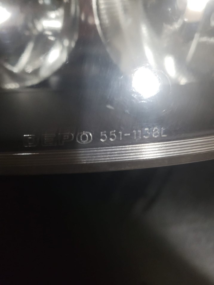 Siyah Araba Farı Lambası - Görsel 3