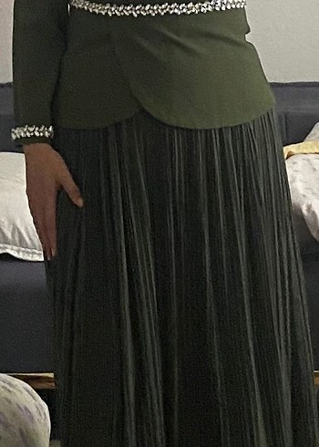 Koyu Haki eteği Pileli Kadın tesettür elbise - Görsel 3