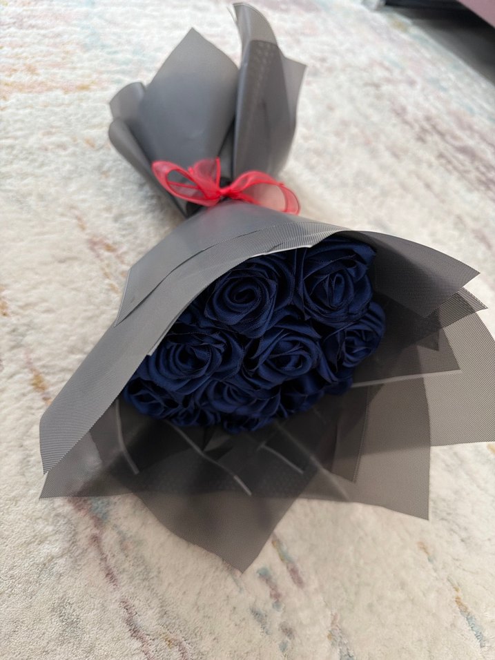 Lacivert Çiçek Desenli Kadın Broş - Görsel 2