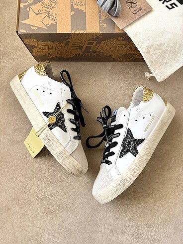 GOLDEN GOOSE 5 model