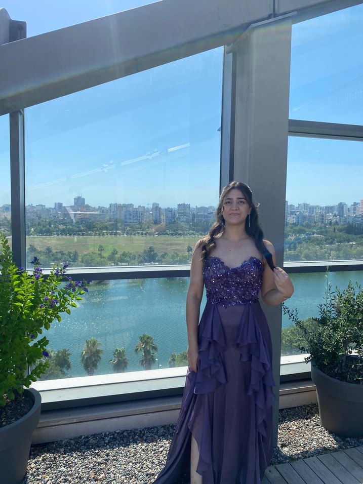 V Yaka İşlemeli Uzun Mor Abiye Elbise - Görsel 5