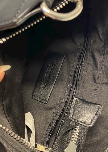 Bershka Kelebek Baskılı Siyah Kadın Çanta