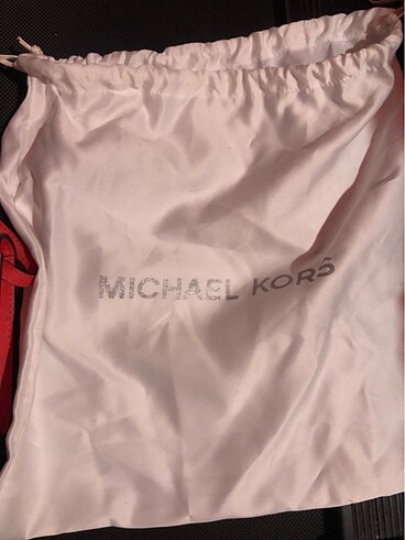 Beden Michael kors çanta.Nar çiçeği rengi