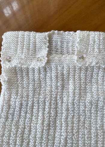 Beyaz Örgü Bebek Önlüğü - Görsel 2