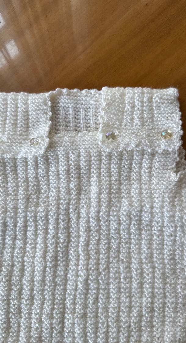 Beyaz Örgü Bebek Önlüğü - Görsel 3