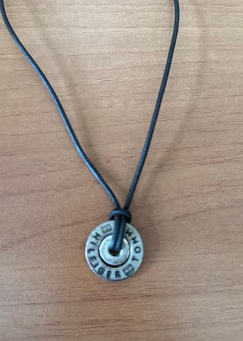 Beden siyah Renk Tommy Hilfiger siyah deri ipli Zincir Detaylı Midi Kolye