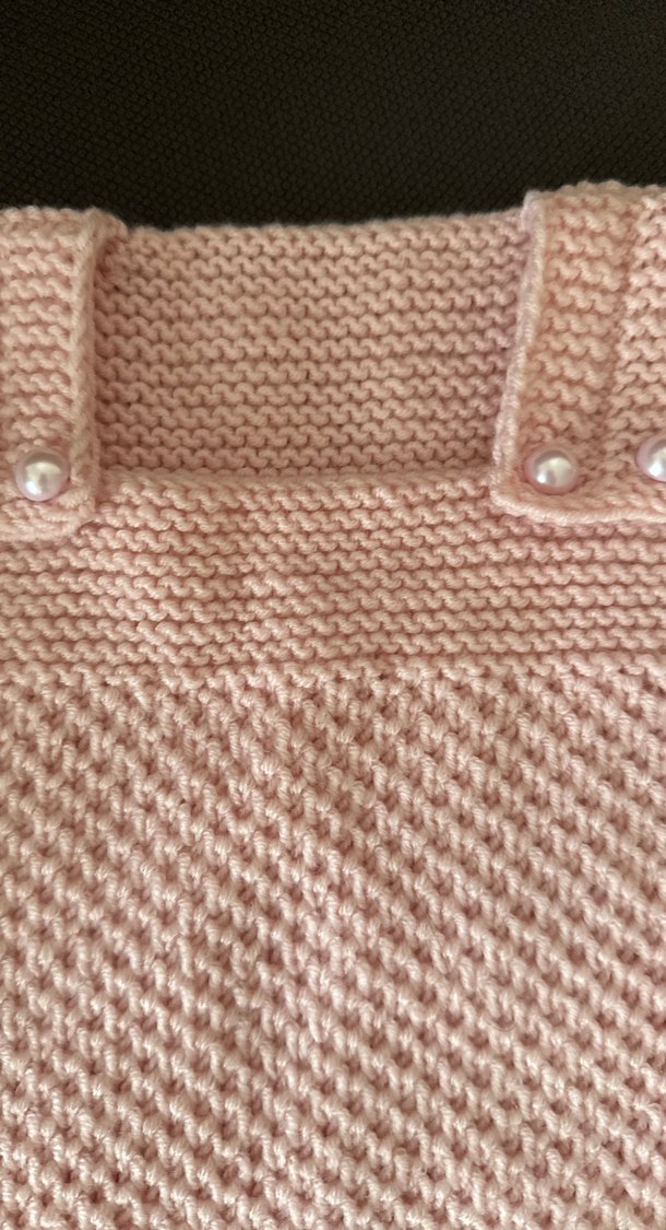 Pembe Örgü Bebek Önlüğü  Rahat ve Şık — görsel 4/5