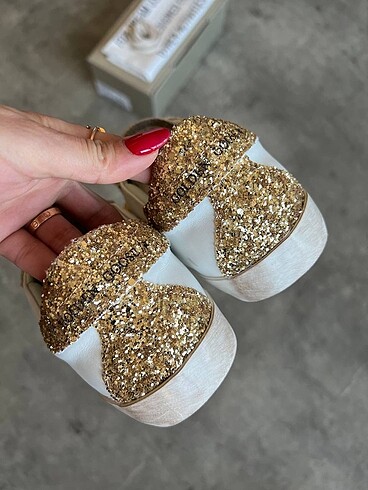 Golden Goose Deluxe Golden goose