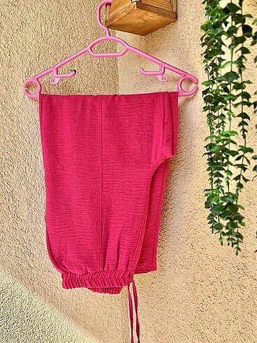 Pembe pantolon