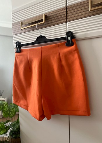 Zara Düğmeli Turuncu Mini Şort