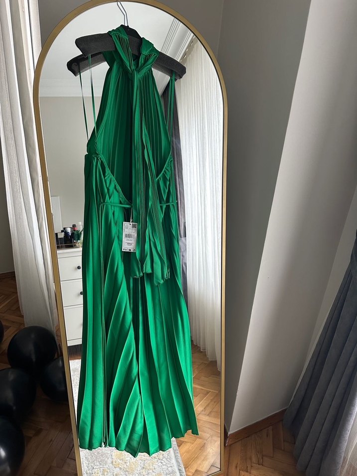 Uzun yeşil Drapeli saten Elbise - Görsel 3