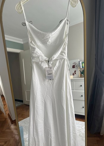 Zara Beyaz Saten Midi V Yaka İnce Askılı Elbise - Görsel 4