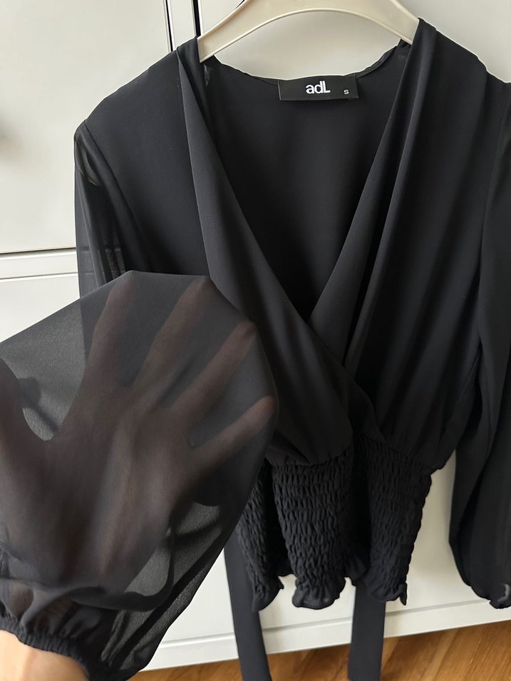 Adil Işık Uzun Kollu Siyah V Yaka Kemerli Bluz - Görsel 3