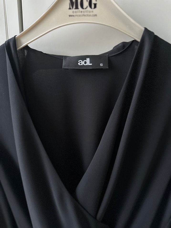 Adil Işık Uzun Kollu Siyah V Yaka Kemerli Bluz - Görsel 2