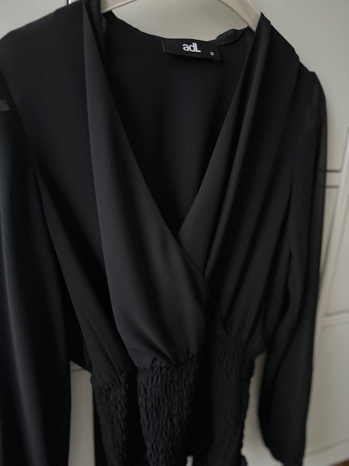 Adil Işık Uzun Kollu Siyah V Yaka Kemerli Bluz - Görsel 4