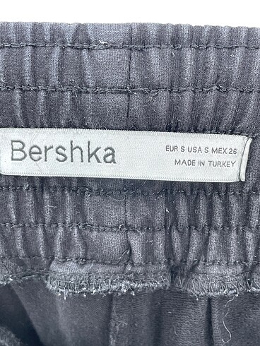 s Beden siyah Renk Bershka Eşofman Altı %70 İndirimli.