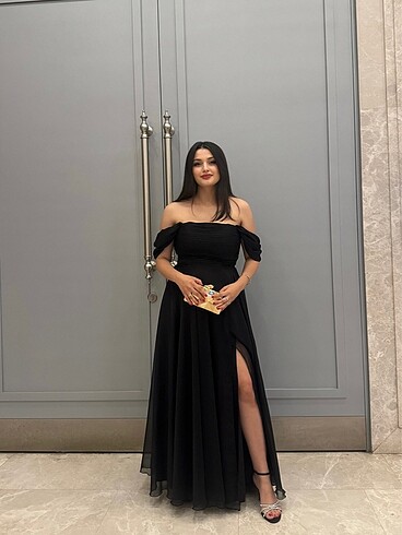 Uzun siyah yırtmaçlı abiye elbise L beden