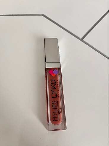 Lykd lip gloss yeni