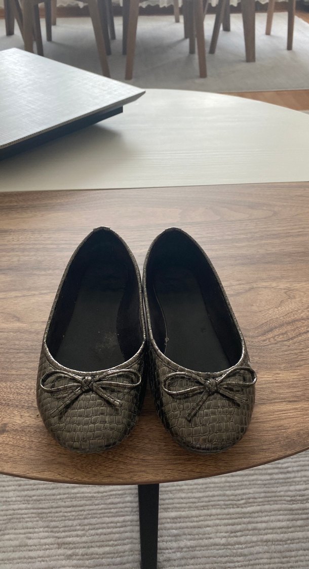 Gri Yılan Desenli Tokalı Kadın Babet - Görsel 4