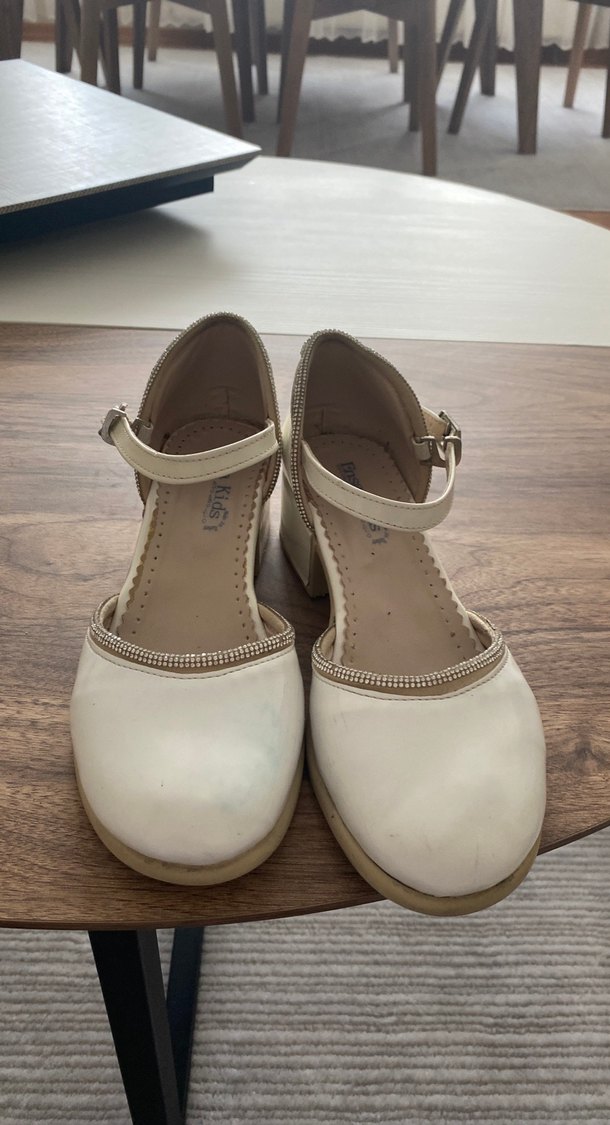 Kız Çocuk Beyaz Tokalı Babet Ayakkabı - Görsel 3