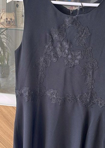 Tüzün Dantel Detaylı Siyah Midi Elbise - Görsel 2