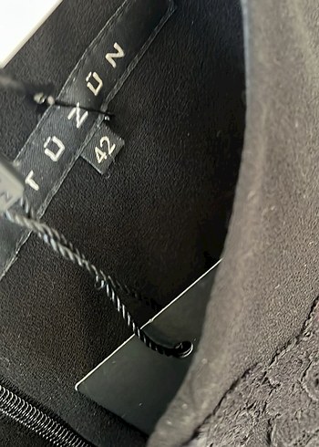 Tüzün Dantel Detaylı Siyah Midi Elbise - Görsel 4