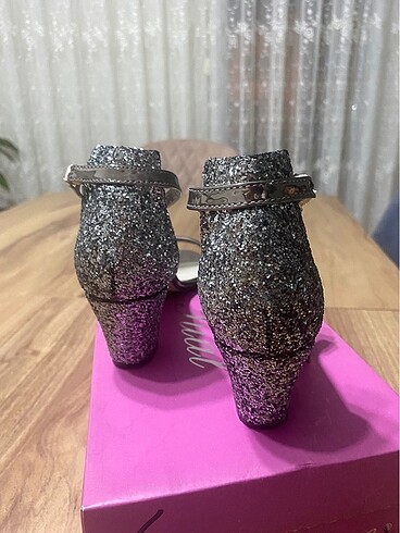 36 Beden siyah Renk Topuklu ayakkabı