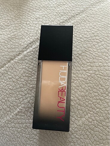 Huda beauty matte fondöten