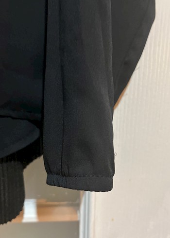 Siyah Kadın Uzun Kollu Saten Bluz - Görsel 3