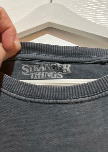Gri Stranger Things Baskılı Kadın Sweatshirt - Görsel 3