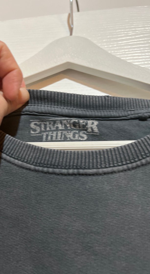 Gri Stranger Things Baskılı Kadın Sweatshirt - Görsel 3