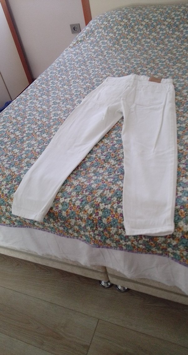 Beyaz Kadın Pamuk Kumaş Rahat Kesim Pantolon - Görsel 4