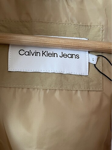 l Beden ten rengi Renk Calvin Klein Mont