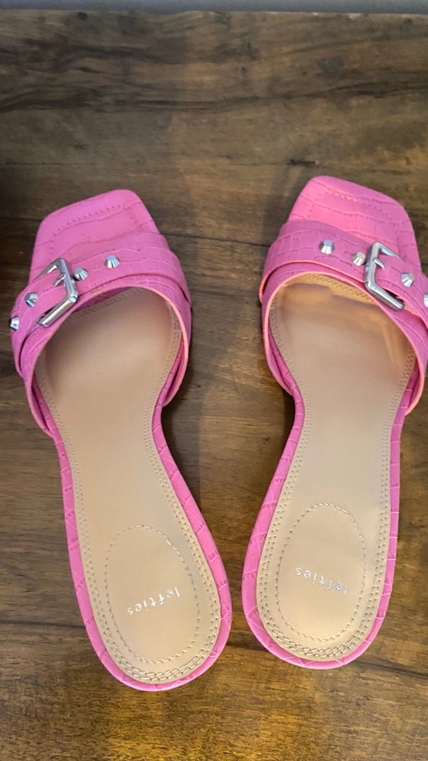 Pembe Krokodil Desenli Tokalı Topuklu Terlik - Görsel 3