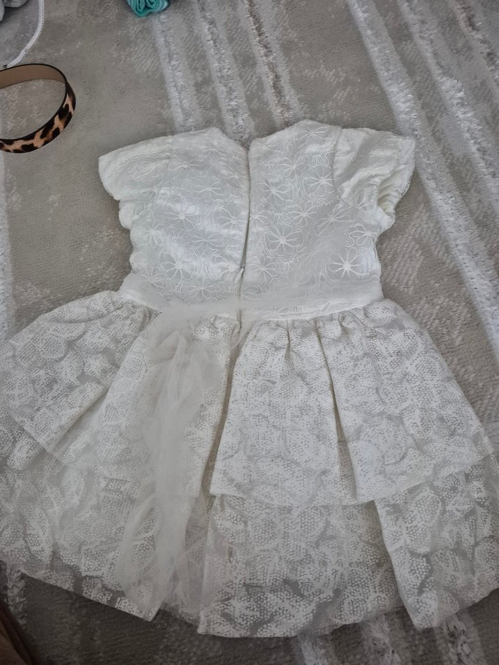 Kız Çocuk Beyaz Dantel Nakışlı Elbise - Görsel 4