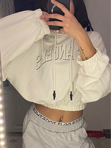 Trendyol & Milla uzun kollu oversize crop