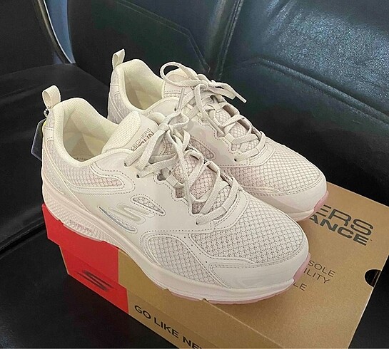 Skechers go run