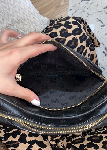 Siyah Deri Kadın Çapraz Çanta - Görsel 4