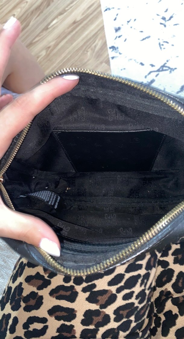 Siyah Deri Kadın Çapraz Çanta - Görsel 3