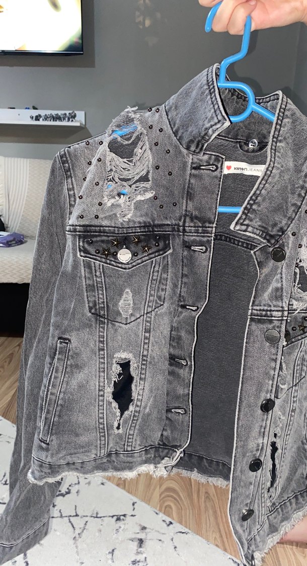 Siyah Düğmeli Yırtık Denim Ceket - Görsel 3