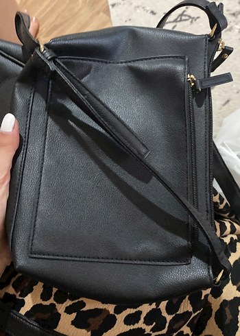 Siyah Yılan Derisi Desenli Fermuarlı Deri Çanta - Görsel 2