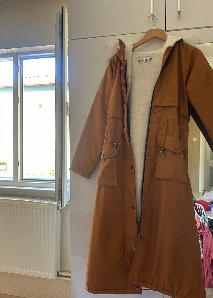 Kışlık İçi Yün Kaliteli Kapşonlu  Mont - Görsel 3