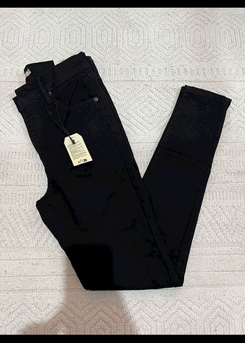 Levis Siyah, Dar Kesim Kadın Kot Pantolon