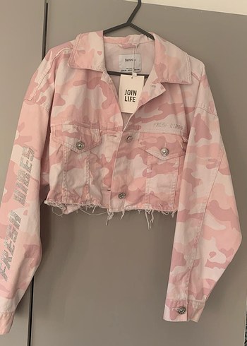 Pembe Kamuflaj Desenli Bershka ceket
