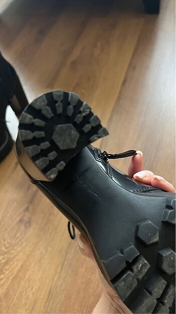 38 Beden siyah Renk Bershka Siyah Topuklu Bot