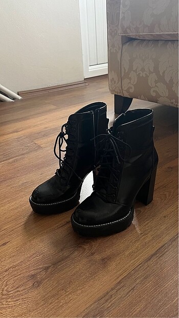 38 Beden Bershka Siyah Topuklu Bot
